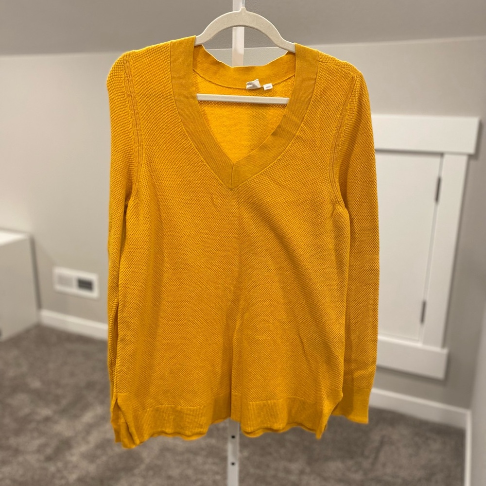 GAP Waffle Thermal Thin V Neck Fall Sweater